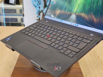 LENOVO THINKPAD X1 CARBON GEN11  I7-13th 16G 512G SSD 14 Inch 2.8K OLED