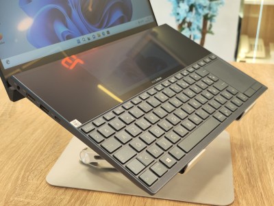 ASUS ZenBook Duo UX481F i7-10510U 16Go 1TB NVMe 14" FHD IPS /12,6" IPS [VENDU]