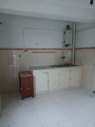 appartement-location-f4-alger-said-hamdine-algerie