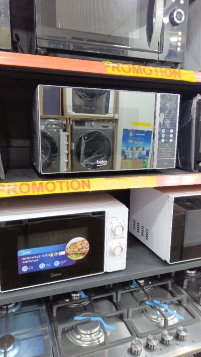 Promo micro onde Beko gris 23L tactile digital mirroir