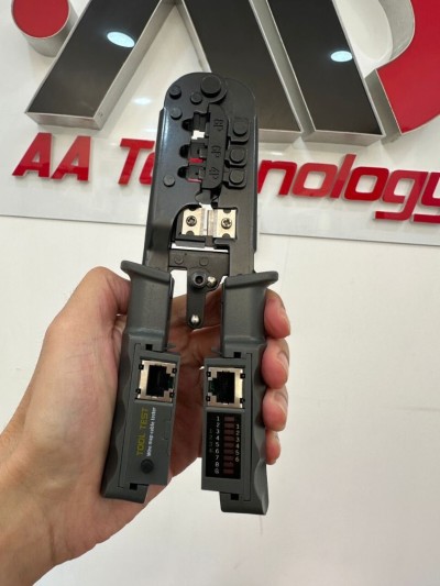  Pince à sertir RJ45 avec testeur de câbles intégré 