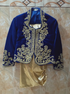 traditional-clothes-karakou-hussein-dey-algiers-algeria