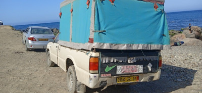 berline-mazda-323-1991-beni-haoua-chlef-algerie