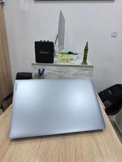 LENOVO IDEPAD 3  15.6  Ryzen 7 5700U 8GB /512GB 