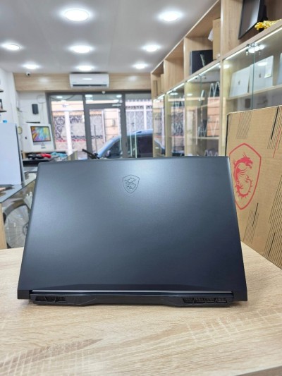 MSI GF 75  17.3" i7 11800H & RTX 3050Ti 16GB/512GB