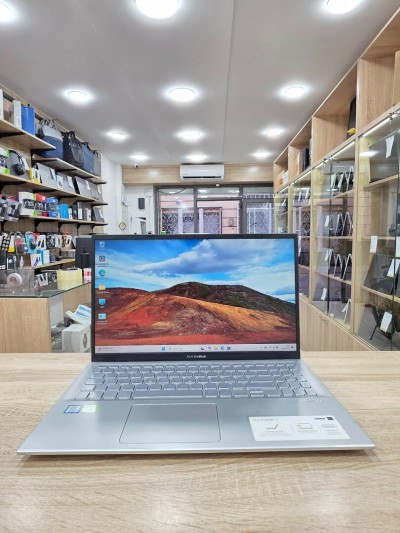 ASUS Laptop 15" i5 8265U & NVIDIA MX 110