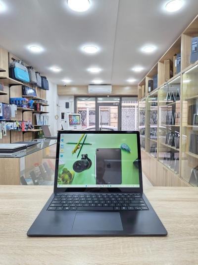 Microsoft Surface Laptop 5  13.5" tactile   i7 1265U 16GB /256GB( FIH  cha3ra f ecran 