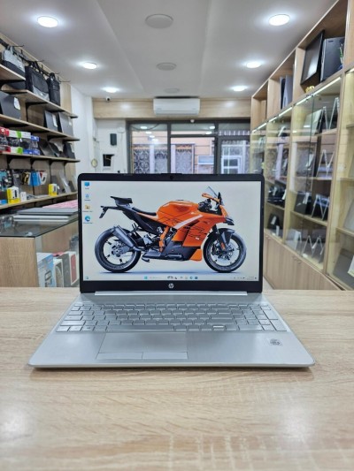 HP LAPTOP 15 15.6"  i5-1035G1 8GB/256GB