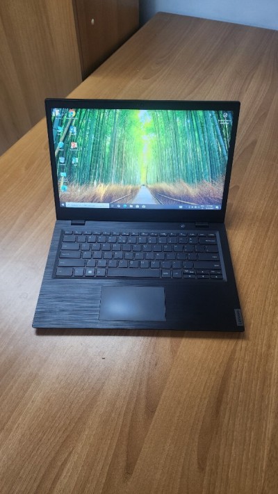 LENOVO 14W AMD A6-9220C 1.80Ghz 4Go 128 SSD AMD RADEON R5 GRAPHICS Ècran 14 FHD QWERTY