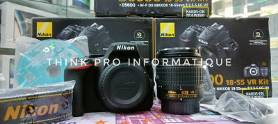 Nikon D5600 + AF-P 18-55 VR Kit de Reflex numérique 24,2 Mpix 