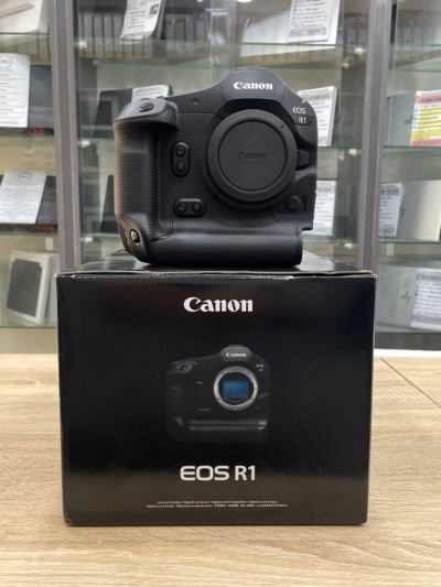 CANON R1 2025 