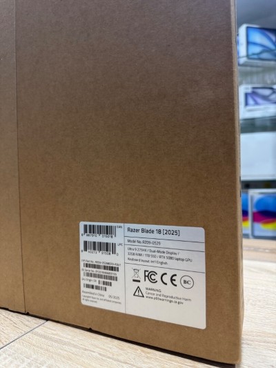 RAZER Blade 18 ULTRA 9 275HX 32G 2T SSD RTX 5080 16G DRR6 