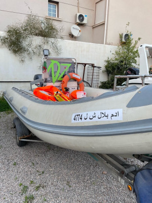 bateaux-pneumatique-lomac-bordj-el-kiffan-alger-algerie