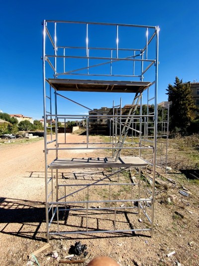 TOUR D'ÉCHAFAUDAGE MÉTALLIQUE