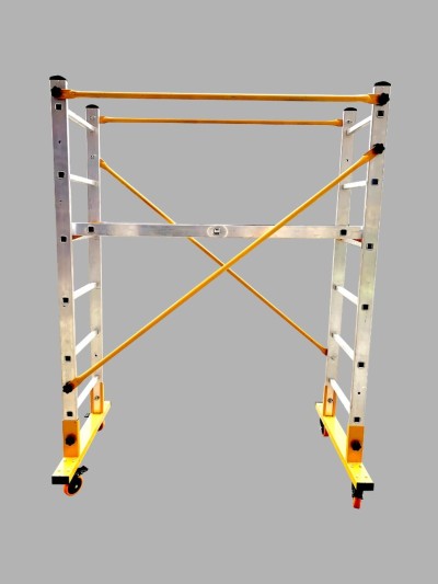 ECHAFAUDAGE EN ALUMINIUM AVEC ROUES 