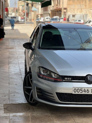 moyenne-berline-volkswagen-golf-7-2014-cup-oran-algerie