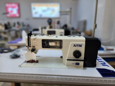  Machine a coudr Jutai 