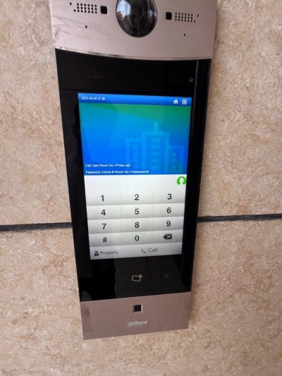 بيع شقة 5 غرف وهران بئر الجير