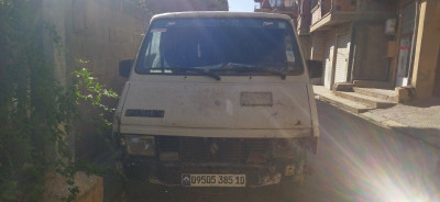 fourgon-renault-trafic-1985-mchedallah-bouira-algerie