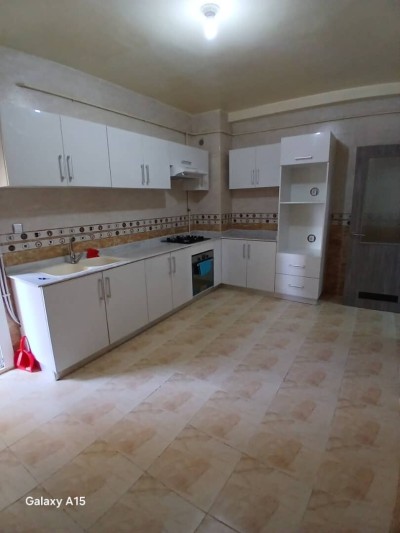 كراء شقة 5 غرف الجزائر الرحمانية