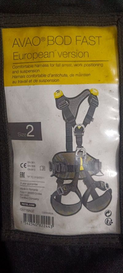 equipement-de-protection-harnais-petzl-avao-bod-fast-confortable-danti-chutede-maintien-au-travail-et-suspension-constantine-algerie