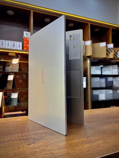 Asus vivobook 15 i5-1035 G1 8/512 15pouces fhd