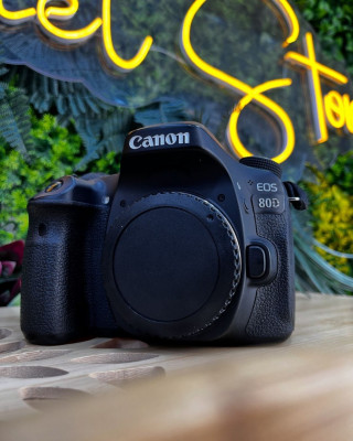 Canon 80d boitier nu