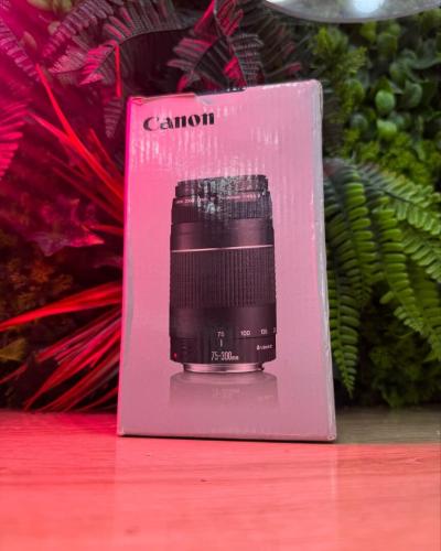 Canon 75-300mm f/4-5.6 III neuf jamais utilisé sous emballage