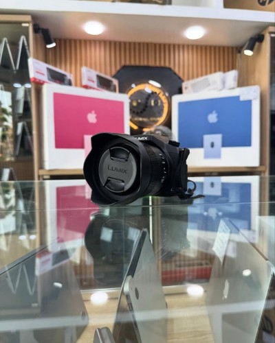 Lumix FZ1000 zoom fix 25-400 en excellent état batterie et chargeur