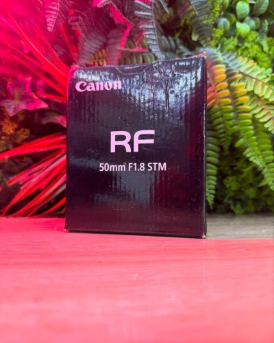 Canon 50mm RF f/1.8 STM neuf sous emballage jamais utilisé