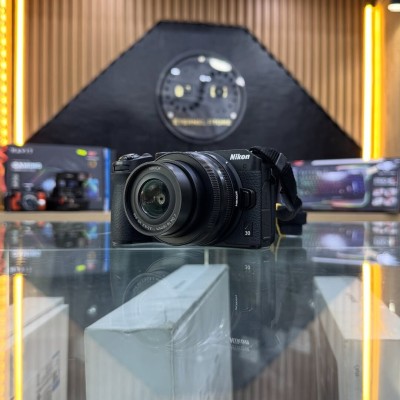 Nikon Z30 avec 16-50mm DX