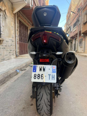 دراجة-نارية-سكوتر-yamaha-tmax-2021-غليزان-الجزائر
