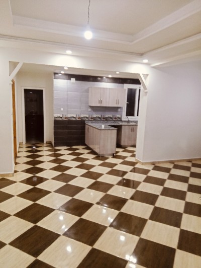 بيع شقة 4 غرف البليدة الصومعة