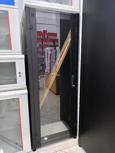 Armoire Réseau 32U 19" LANDE 600*600 mm Armoire au sol professionnelle pour installations réseau