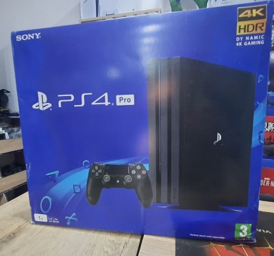 PS4 PRO 1000 GB