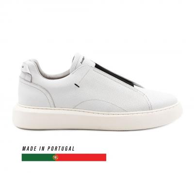 AMBITIOUS Eclipse Slip-On Sneaker