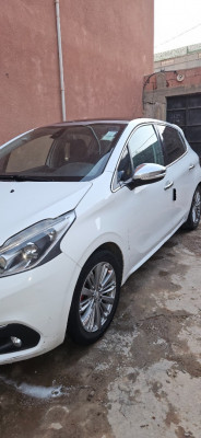 voitures-peugeot-208-2015-allure-facelift-tiaret-algerie