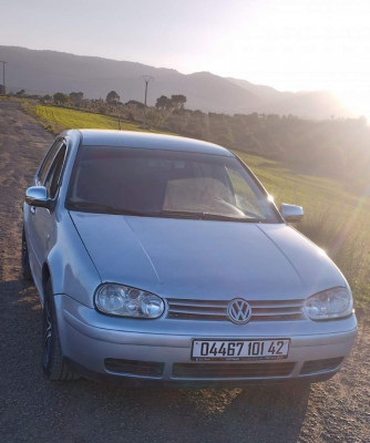 average-sedan-volkswagen-golf-4-2001-hadjout-tipaza-algeria