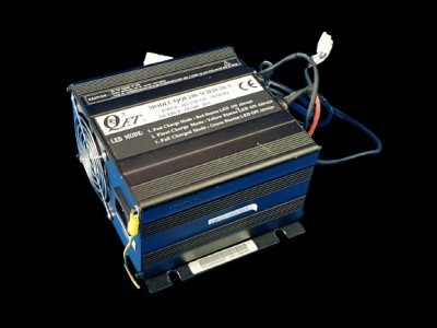chargeur batterie 12V 20A QQE240-5CH20-26-A