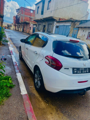 voitures-peugeot-208-2014-allure-chlef-algerie