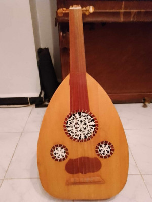 instrument-a-cordes-luth-bir-el-djir-oran-algerie
