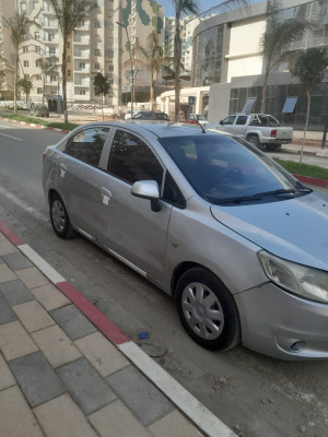 voitures-chevrolet-sail-4-portes-2012-bouzareah-alger-algerie