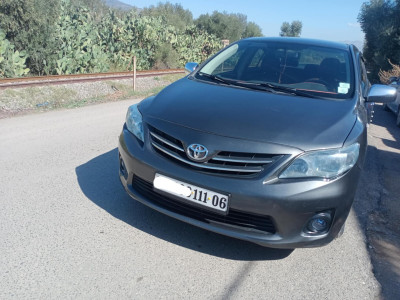 voitures-toyota-corolla-2011-verso-tazmaltdaira-bejaia-algerie