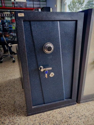 Coffre fort 1M serrure + combinaison 