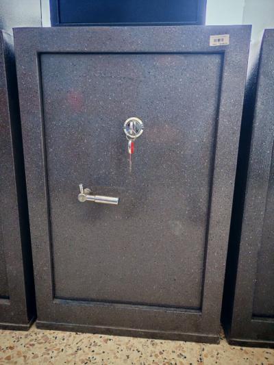 Coffre fort 80cm avec sérrure