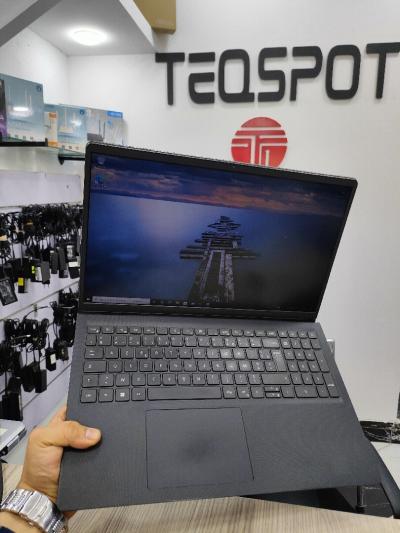 DELL VOSTRO 3520 I5 11EM 16GB SSD256