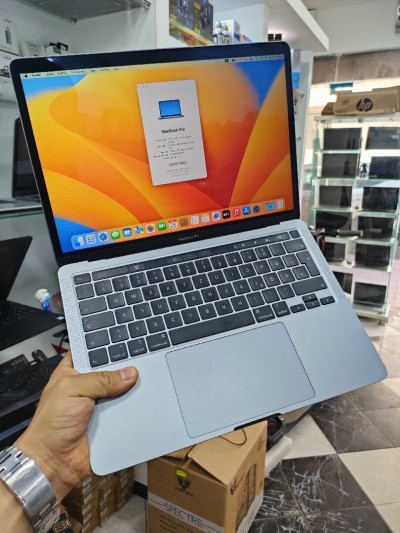 MacBook pro touchbar 2020 i5 16gb nvme 512 13.3 libérer Officiel 