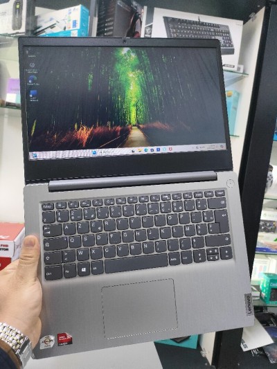 Lenovo IdeaPad athlon silver 8gb ssd256