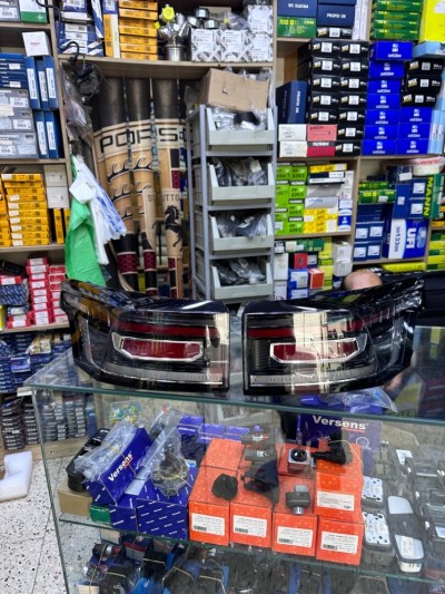 Feu arrière tharu 2025