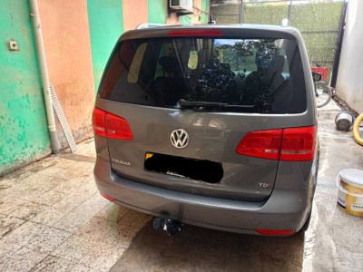 voitures-volkswagen-touran-2015-cup-algerie